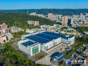 全球傳動科技太陽光電系統啟用，是新北市招商案件內最大的設置案，可望成為工業廠房能源轉型的示範楷模