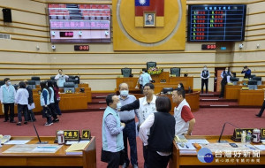 嘉義市議會今天召開臨時會進行專題討論，探討公有公共工程土地之徵收費問題／陳致愷翻攝