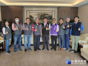 新北市新聞記者職業工會年度參訪首站來到花蓮，理事長黃村杉、總幹事林富貴及理事林紹榮、顧問林群峰、張仁宗等分別拜會縣議會及縣政府等單位