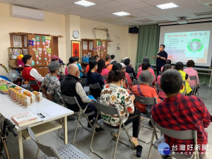 板橋榮家為推廣社區民眾對失智症的認識及與家屬之聯繫，辦理「憶思憶友」家屬座談會暨專題講座等系列活動