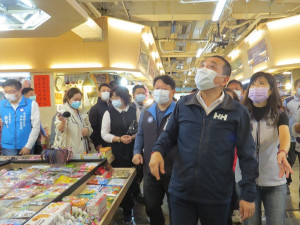 市長侯友宜6日至中和區枋寮公有零售市場視察
