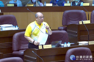 針對市府法務局及原住民族行政局業務，桃園市議員劉勝全於議事堂上提出質詢。