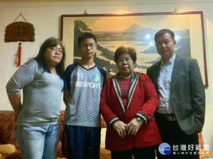 榮獲板橋區市級模範母親林惜媽媽 