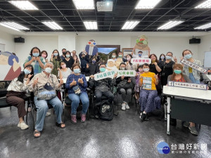 參加「來吧!水英雄｜水點子提案徵件」，有機會可獲得行動實踐金(總金額新臺幣20萬，每案以不超過10萬元為原則)。