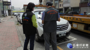 嘉義縣財稅局以車牌辨識系統，查獲民眾欠稅車輛停放位置／陳致愷翻攝