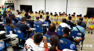 板橋監理站4日於母親節前夕舉辦跨界、跨齡交通安全宣導監理服務日