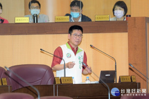 ▲青埔地區快速發展缺乏國小，徐景文議員：青園國小加速發包興建啟用。(圖/市議會提供)