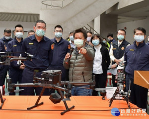 雲林縣警察局近年推動警用遙控無人機運用於警政、治安、交通及為民服務等方面，成效斐然。