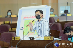 ▲推展地方特色產業，劉仁照議員：舉辦咖啡節、啤酒節活絡經濟。(圖/市議會提供)