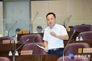 ▲抒解桃園中壢交通擁塞，桃議員吳嘉和：桃園大圳加蓋成快速外環道路。(圖/市議會提供)