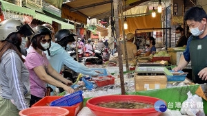 嘉義市鼓勵民眾按身分證字號尾數單雙號分流採買/陳致愷翻攝