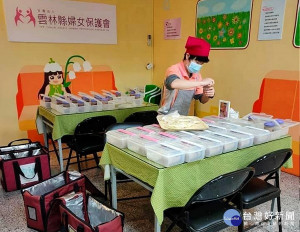 雲林縣婦女保護會推展多元就業開發方案已17年，前後陸續協助135位弱勢婦女就業，培訓一技之長，在社會上展開新生。