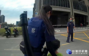 3歲男童走失，八德警充當臨時保姆送返家