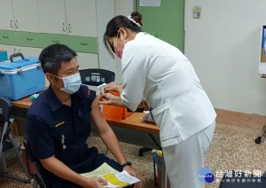 嘉義市警局270位第一線員警昨日開始施打AZ疫苗／陳致愷翻攝