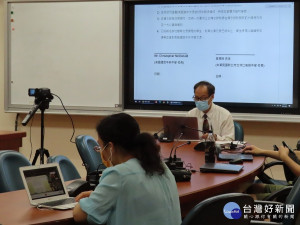 林口高中日前與美國緬因州中央中學(Maine Central Institute)簽訂合作備忘錄，念完高中三年可同時獲得臺灣和國外高中的兩張文憑，申請銜接國外大學