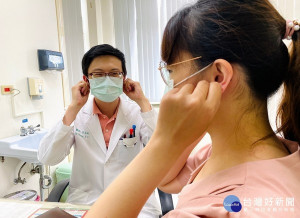 北港媽祖醫院為讓鄉親能坦然面對嚴峻疫情，中西醫聯合提出舒緩身心的建議，照顧民眾的身心健康。