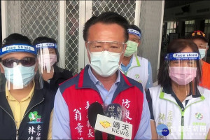 嘉義縣長翁章梁認為，疫苗施打對象「一國兩制」是不合理的／陳致愷翻攝