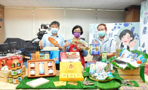 「彰化優鮮水產品線上直播銷售齊防疫」。圖/彰化縣政府提供