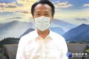 嘉義縣長翁章梁向中央爭取長者第2劑採地方通知方式，避免長輩「預約焦慮」／陳致愷翻攝