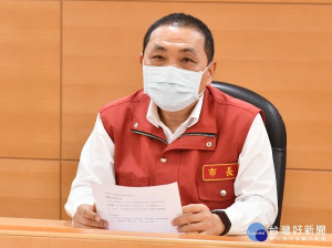 侯友宜今（9）日於專案會議指出，三級警戒微解封，新北市餐飲業仍不開放內用、一律採外帶