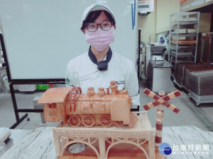 李泯臻首次參賽就奪金。