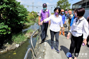 二水道路視察-路面破損(鼻倡路) 圖/彰化縣政府提供