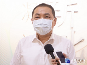 新北市長侯友宜19日受訪針對媒體提及解封後的社區篩檢站是否仍會持續運作？他說，解封後社區篩檢站不會撤除