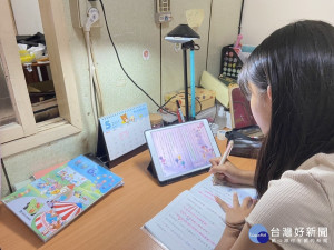 IPEVO愛比科技公司捐贈新北市內公立國中小學30台視訊教學攝影機，挹注學校視訊教學設備，協助新北教師增加遠端教學品質