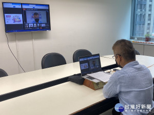 勞工局副局長吳仁煜3日特別透過視訊鏡頭，歡迎首次加入培訓課程的種籽教師