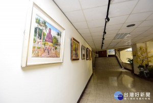 縣政府增闢藝術展示空間，洽公民眾處處遇到佛。圖／彰化縣政府提供