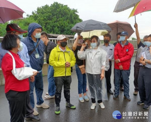 針對日前持續性強降雨造成北港地區積淹水嚴重，立委蘇治芬邀集公路總局、營建署、水利署、農委會等會勘，共商治水規劃。