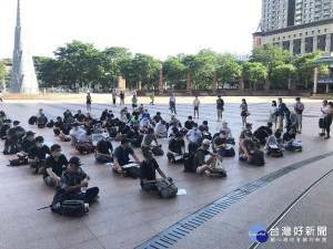 重新啟動役男徵集，今(10)日新北首批入營役男計有500多名，分送宜蘭金六結及嘉義中坑服4個月陸軍、空軍事訓練