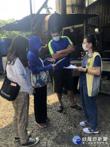 嘉義縣環保局協助處理禁廚餘養豬所衍生的後續去化問題／陳致愷翻攝