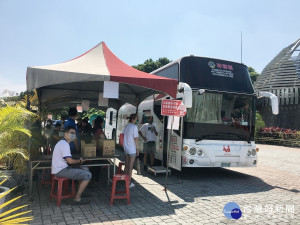 紫南宮每週一至五都辦捐血活動。（記者扶小萍攝）