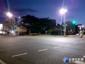 嘉義市府工務處針對14處大型路口增設高燈／陳致愷翻攝