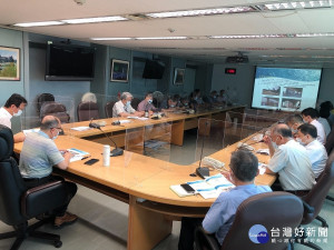 強颱璨樹來勢洶洶，新北市政府水利局不敢鬆懈，10日召開璨樹颱風前整備會議