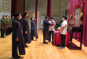 鶯歌工商於教師節前夕辦理「師徒制」拜師大典