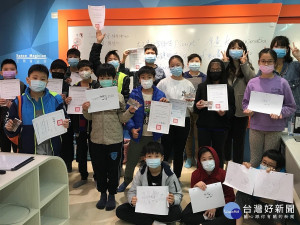 教育局在技職教育上也推出「技職Fun大五倍券」，提供新北學生在國中階段適性發展五項有感的振興作為