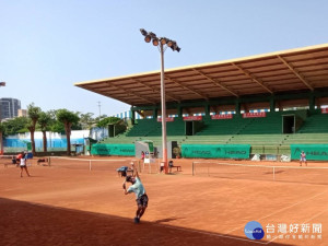 筑波木笑盃開打　全國青少年網球好手齊聚台中展開競技