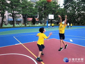 義學國小運動場跑道、跑道內球場及操場周邊地坪整修工程在日前完工啟用
