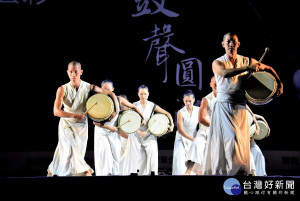 建縣三百大放藝彩鄉鎮藝術巡演第一場優人神鼓演出。圖/彰化縣政府提供