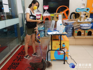 寵物健康生活站不僅提供認養、飼養諮詢，包含最常發生遺失協尋，都可以在這裡得到協助，已是鄰里寵物服務重要據點