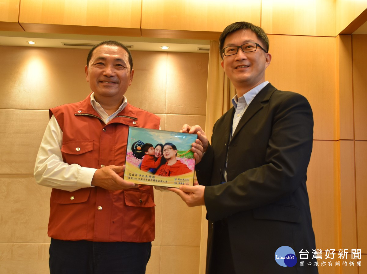 民政局科長李明鴻