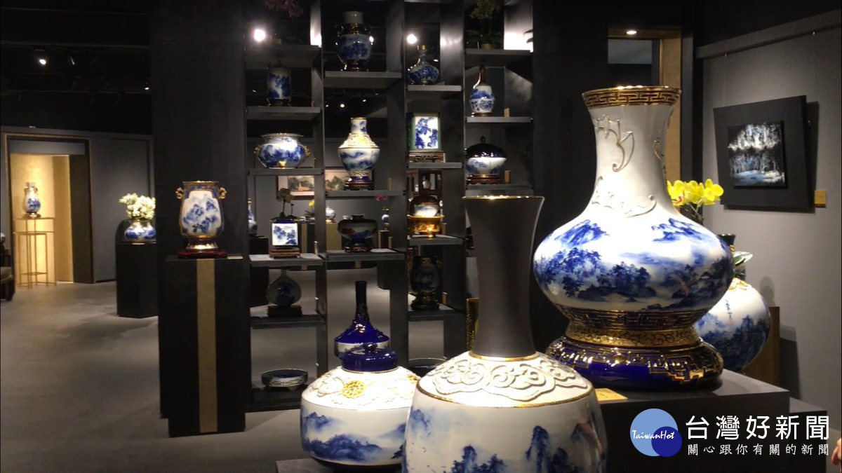 彰化古城展出山水青花瓷之美，心月藝術中心開幕。