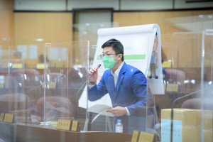▲正光社區195戶海砂屋岌岌可危，市議員黃家齊：顧及安全市府應介入。（圖/市議會提供)