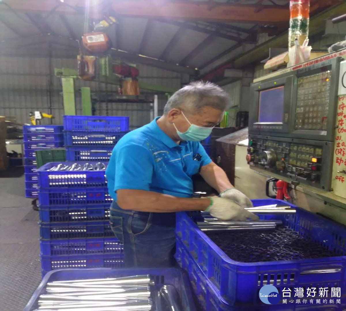 中高齡者就業促進措施奏效　助30年機台操作經驗師傅重返職場