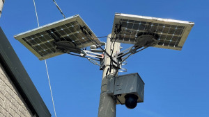 太陽能移動式監視器影像效果佳讓非法丟棄垃圾者無所遁形。圖／彰化市公所提供