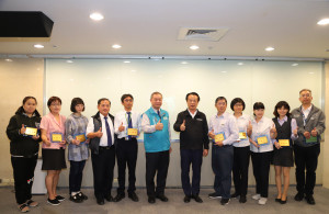 嘉義縣長翁章梁在治安會報中表揚攔阻詐騙有功人員／嘉義縣府提供