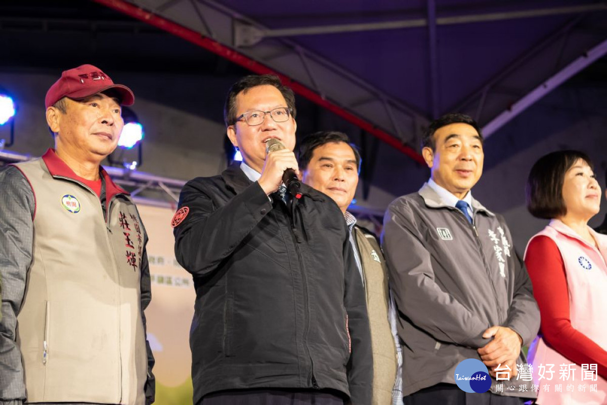 鄭市長致詞肯定平鎮區農會結合農業及客家美食，發揚平鎮「醃缸文化」