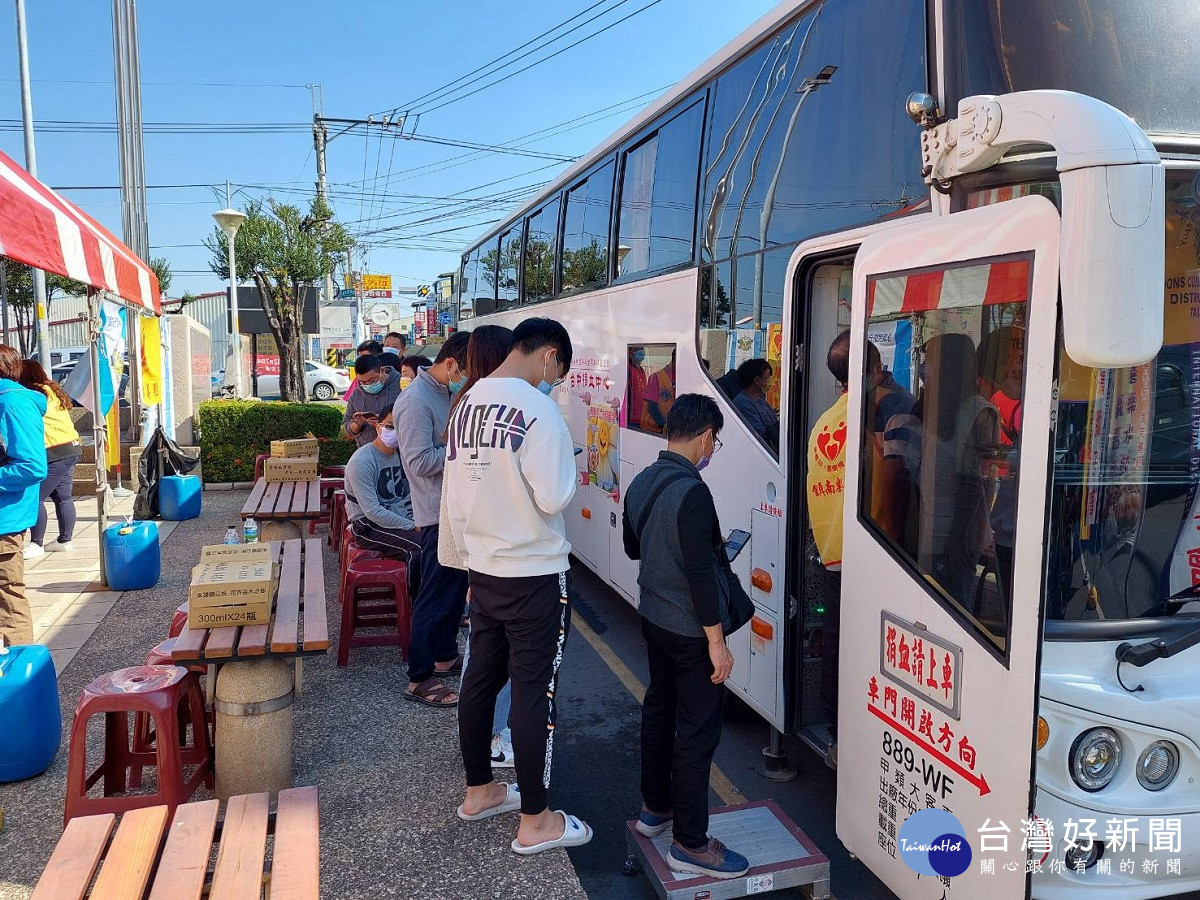 永靖獅捲袖捐熱血　愛心灌惠喜樂身障友